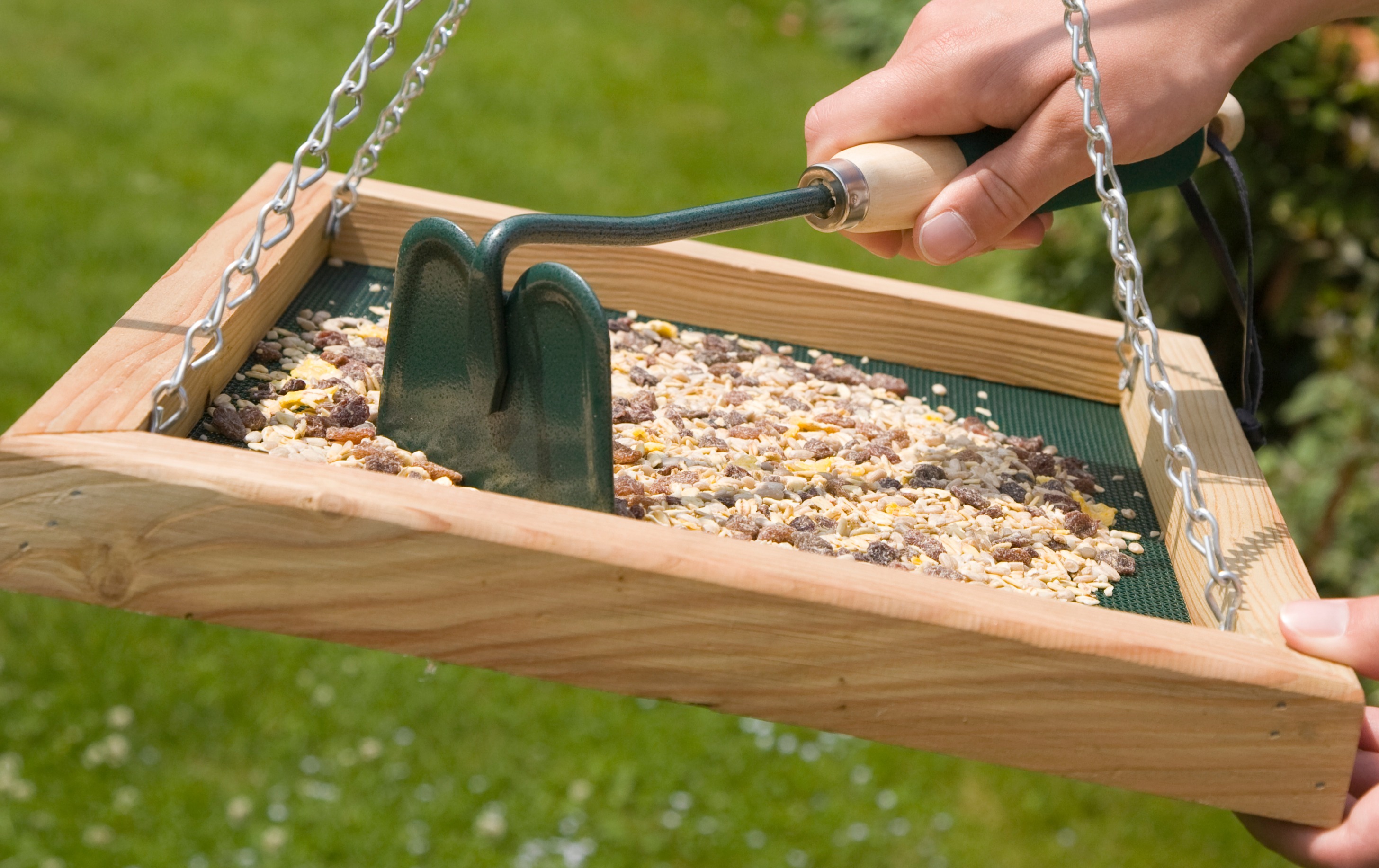 Une table d'alimentation est vidée